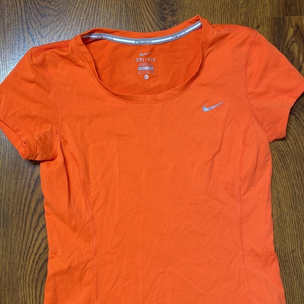 🌷 Nike 🌷 Dri Fit Top - Picture 2 of 9